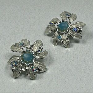 Vintage Judy Lee Silver-Tone Blue Cabochon Flower Clip-On Earrings